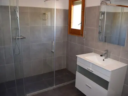 Villa Familiale avec Piscine Privée et Proximité Plage - Photo 8
