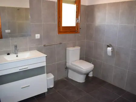 Villa Familiale avec Piscine Privée et Proximité Plage - Photo 9