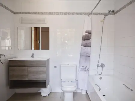 Chalet avec Piscine Privée à Proximité de la Mer et Plages à L'Ametlla de Mar - Photo 35