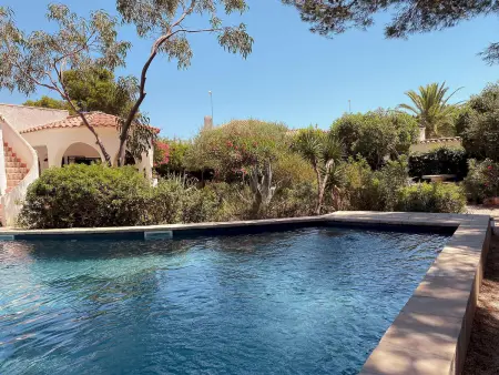 Charmante Villa Rustique avec Piscine & Jardin Méditerranéen - Photo 5