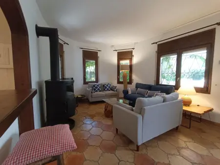 Charmante Villa Rustique avec Piscine & Jardin Méditerranéen - Photo 7