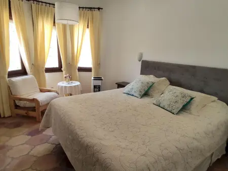 Charmante Villa Rustique avec Piscine & Jardin Méditerranéen - Photo 8
