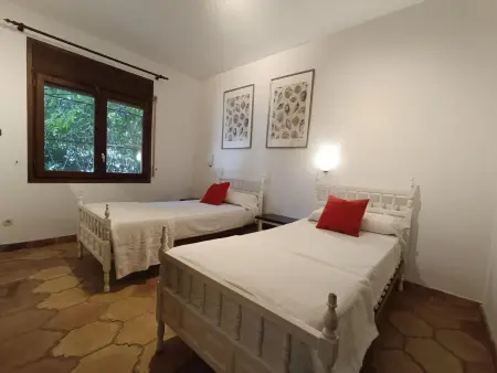 Charmante Villa Rustique avec Piscine & Jardin Méditerranéen - Photo 20