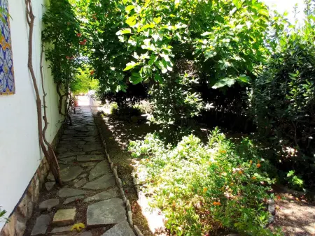 Charmante Villa Rustique avec Piscine & Jardin Méditerranéen - Photo 35