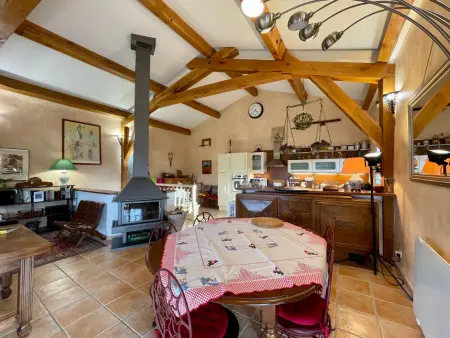 Gîte familial avec terrasse panoramique et cheminée, idéal pour randonnées près de Retournac - Photo 4