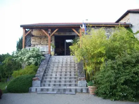 Gîte familial avec terrasse panoramique et cheminée, idéal pour randonnées près de Retournac - Photo 12