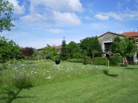 Gîte familial avec terrasse panoramique et cheminée, idéal pour randonnées près de Retournac - Photo 13
