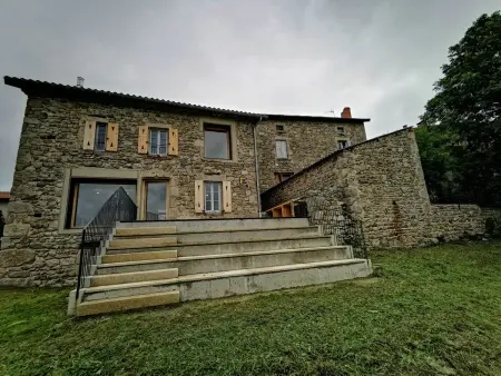 Gîte de Charme en Forêt: Nature, Confort, et Intimité Proche de Lyon et Clermont-Ferrand - Photo 4