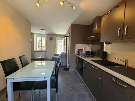 Charmant T2 rénové avec cour privée - centre d'Épinal, proche gare et commodités - Photo 2