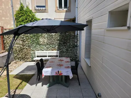 Charmant T2 rénové avec cour privée - centre d'Épinal, proche gare et commodités - Photo 3
