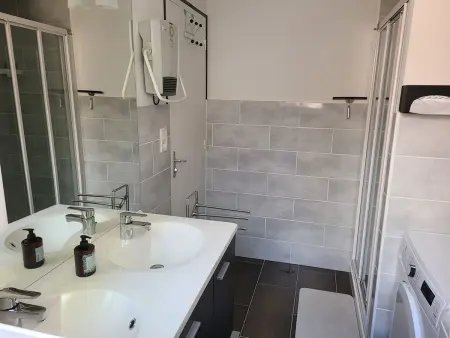 Charmant T2 rénové avec cour privée - centre d'Épinal, proche gare et commodités - Photo 14