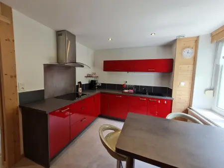 Charmant appartement 85 m² près des pistes, terrasse et parking privé, équipements complets. - Photo 8