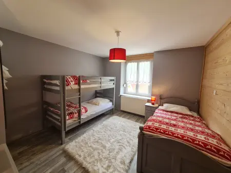 Charmant appartement 85 m² près des pistes, terrasse et parking privé, équipements complets. - Photo 11