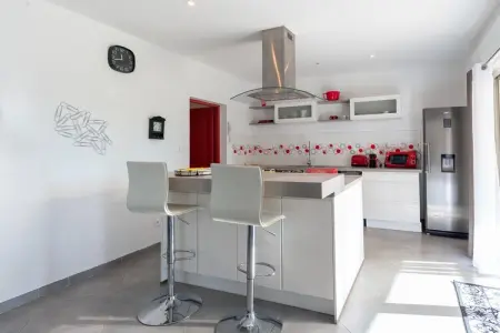 Les Merlettes, Belle maison de vacances avec jardin - Photo 3