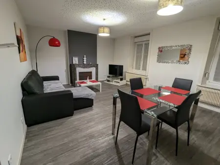 Appartement Rénové, Proche Centre-Ville Épinal, 2 Chambres, Confort, WiFi, Parking - Photo 1