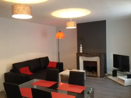 Appartement Rénové, Proche Centre-Ville Épinal, 2 Chambres, Confort, WiFi, Parking - Photo 2