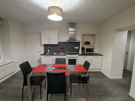 Appartement Rénové, Proche Centre-Ville Épinal, 2 Chambres, Confort, WiFi, Parking - Photo 8