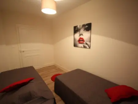Appartement Rénové, Proche Centre-Ville Épinal, 2 Chambres, Confort, WiFi, Parking - Photo 12