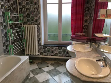 Grand appartement 6 pers., cadre calme, proche Nancy et Lunéville, toutes commodités, tout inclus - Photo 11