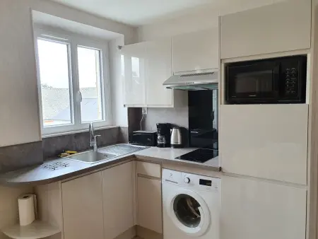 Escapade touristique: gîte avec 2 chambres, TV et cuisine équipée à Bazoches-les-Gallerandes - Photo 3