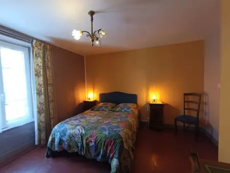 Escapade touristique: gîte avec 2 chambres, TV et cuisine équipée à Bazoches-les-Gallerandes - Photo 9