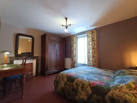 Escapade touristique: gîte avec 2 chambres, TV et cuisine équipée à Bazoches-les-Gallerandes - Photo 10
