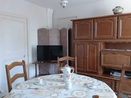 Escapade touristique: gîte avec 2 chambres, TV et cuisine équipée à Bazoches-les-Gallerandes - Photo 17