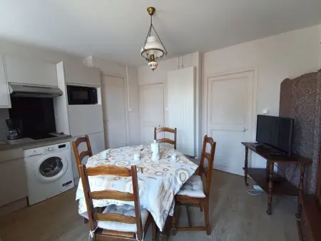 Escapade touristique: gîte avec 2 chambres, TV et cuisine équipée à Bazoches-les-Gallerandes - Photo 18