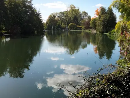 Maison familiale près du Zoo de la Flèche avec piscine chauffée, jardin et cheminée - Photo 1