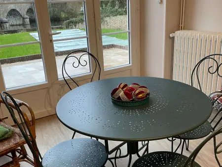 Maison familiale près du Zoo de la Flèche avec piscine chauffée, jardin et cheminée - Photo 23