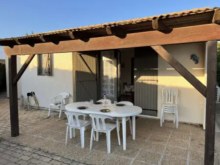 Maison avec Cour, Piscine Sécurisée, Climatisation, 3 Chambres, Proche Plage, 8 Personnes - Photo 2