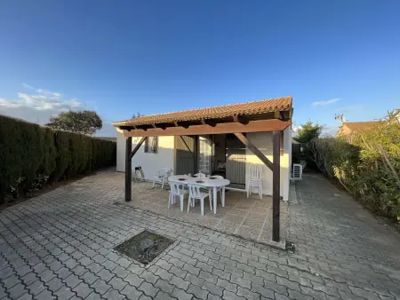 Maison avec Cour, Piscine Sécurisée, Climatisation, 3 Chambres, Proche Plage, 8 Personnes - Photo 4
