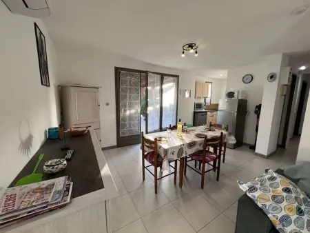 Maison avec Cour, Piscine Sécurisée, Climatisation, 3 Chambres, Proche Plage, 8 Personnes - Photo 9
