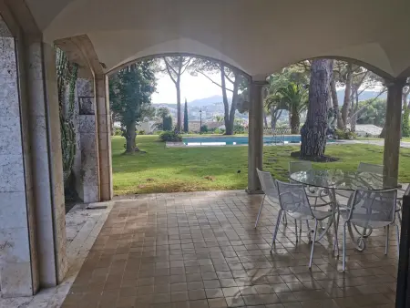 Villa de Luxe à 100m de la Plage avec Piscine, 4 Chambres, 4 Salles de Bain, Jardin et Garage - Photo 4