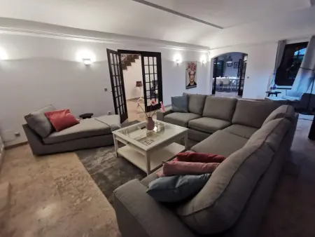 Villa de Luxe à 100m de la Plage avec Piscine, 4 Chambres, 4 Salles de Bain, Jardin et Garage - Photo 7
