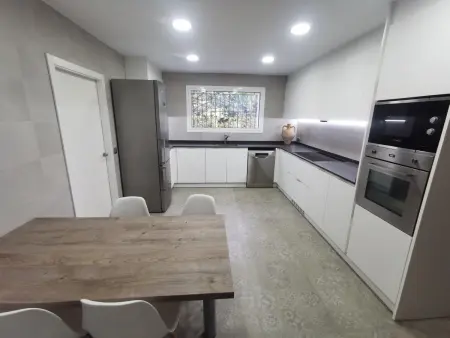Villa de Luxe à 100m de la Plage avec Piscine, 4 Chambres, 4 Salles de Bain, Jardin et Garage - Photo 13