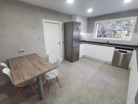 Villa de Luxe à 100m de la Plage avec Piscine, 4 Chambres, 4 Salles de Bain, Jardin et Garage - Photo 14