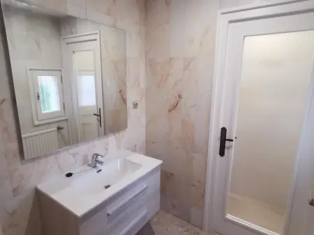 Villa de Luxe à 100m de la Plage avec Piscine, 4 Chambres, 4 Salles de Bain, Jardin et Garage - Photo 16