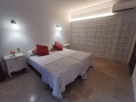 Villa de Luxe à 100m de la Plage avec Piscine, 4 Chambres, 4 Salles de Bain, Jardin et Garage - Photo 26