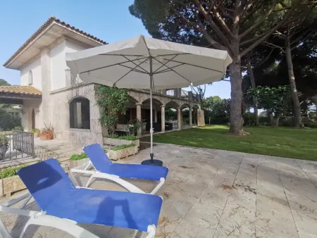 Villa de Luxe à 100m de la Plage avec Piscine, 4 Chambres, 4 Salles de Bain, Jardin et Garage - Photo 33
