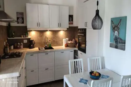 Casa basalto uliveto, Casa su Rimediu à Orosei avec un jardin - Photo 2