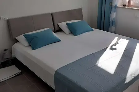 Casa basalto uliveto, Casa su Rimediu à Orosei avec un jardin - Photo 4