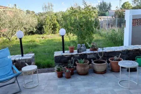 Casa basalto uliveto, Casa su Rimediu à Orosei avec un jardin - Photo 15