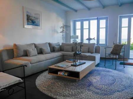 Belle maison contemporaine à Sauzon avec vue sur mer - Photo 3