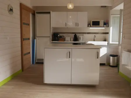Maison mitoyenne au centre de Sauzon avec jardin, à 200 m du port - Photo 1