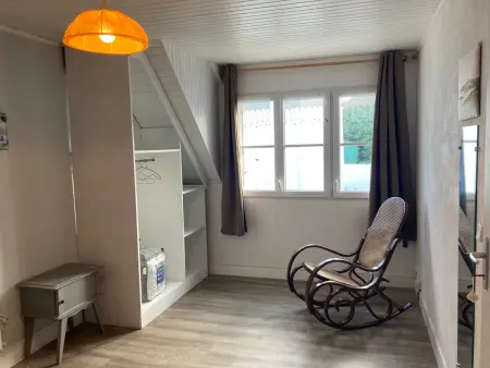 Maison mitoyenne au centre de Sauzon avec jardin, à 200 m du port - Photo 8