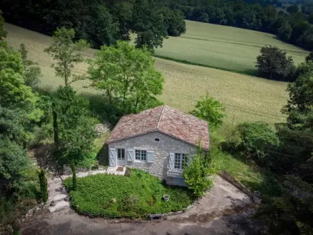Gite La Folie, Gîte confortable avec terrasse et piscine - Photo 2