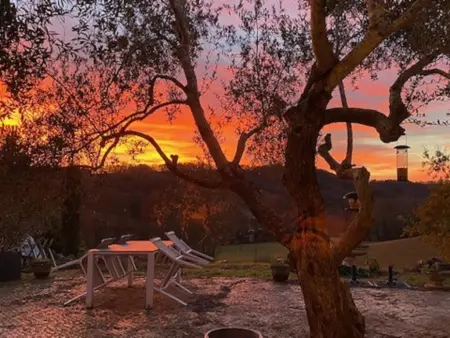 Gite La Folie, Gîte confortable avec terrasse et piscine - Photo 14