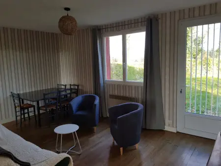 Charmant Gîte Familial avec Grand Jardin et Confort Moderne à Bengy-sur-Craon - Photo 3