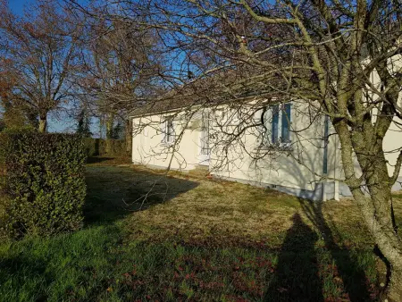 Charmant Gîte Familial avec Grand Jardin et Confort Moderne à Bengy-sur-Craon - Photo 7